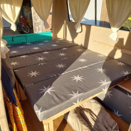 COUSSIN ET MATELAS POUR VAN, FOURGON etc....